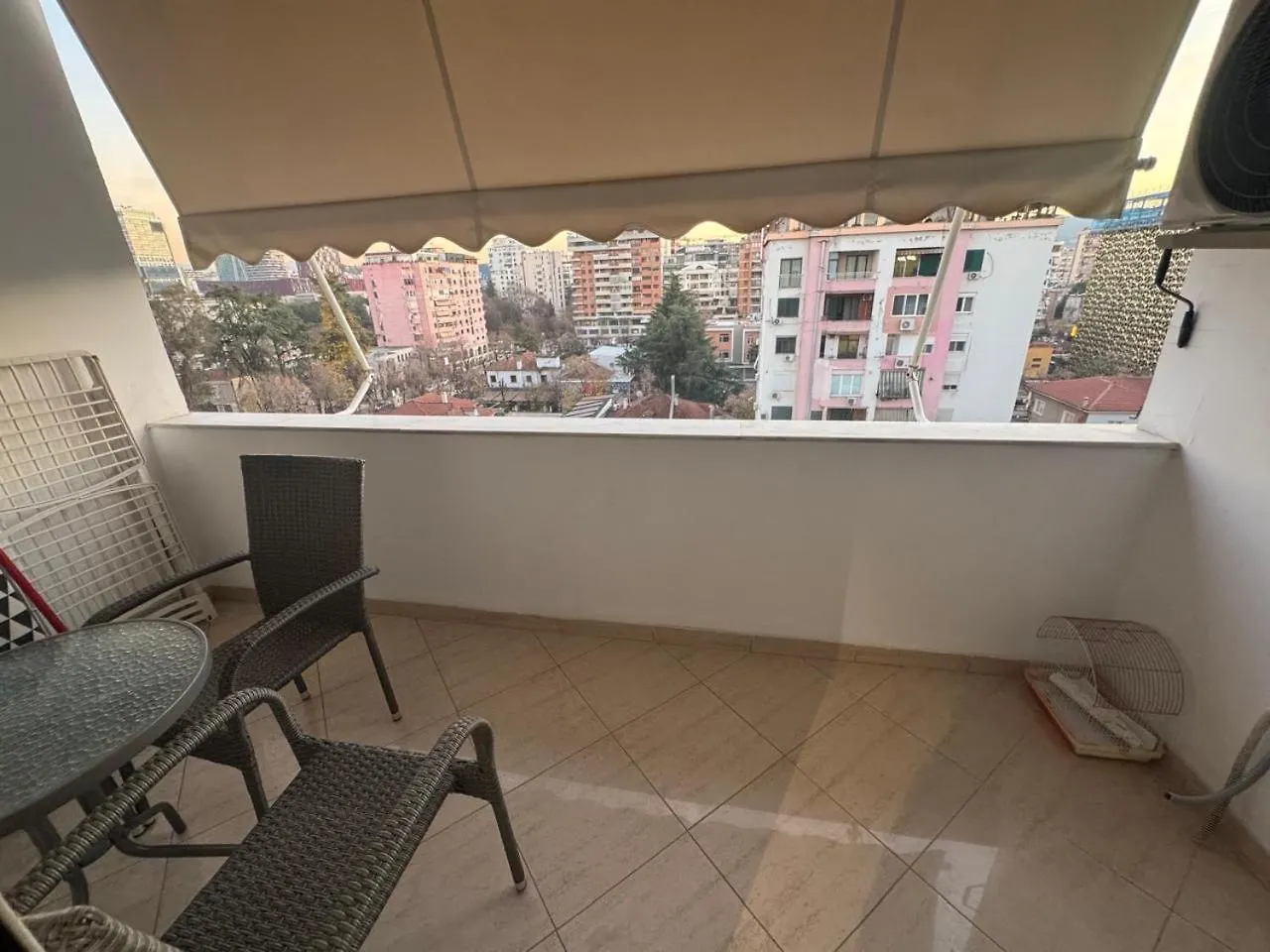 Cozy Apartment In Blloku Area Tirana